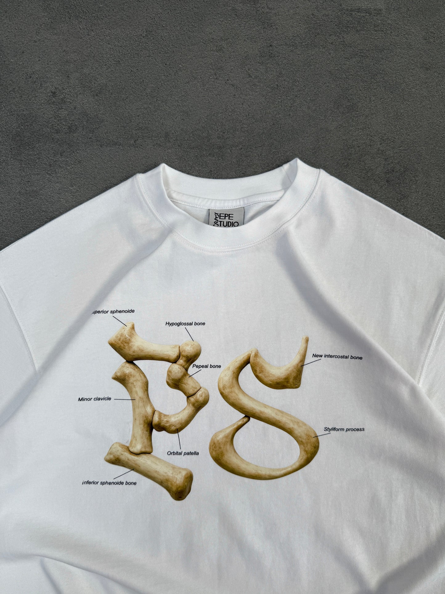 BONE GRAPHIC TEE